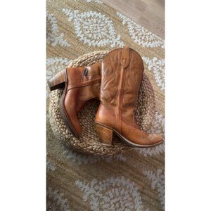 Capezio Tan Heeled Boots